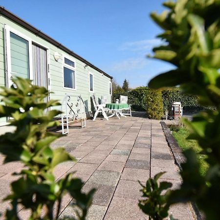 Locatie Het Knooppunt Engelse Chalet Nuis Bagian luar foto