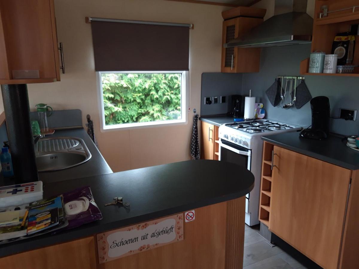 Locatie Het Knooppunt Engelse Chalet Nuis Bagian luar foto